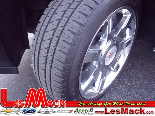 Cadillac Escalade 2011 photo 2