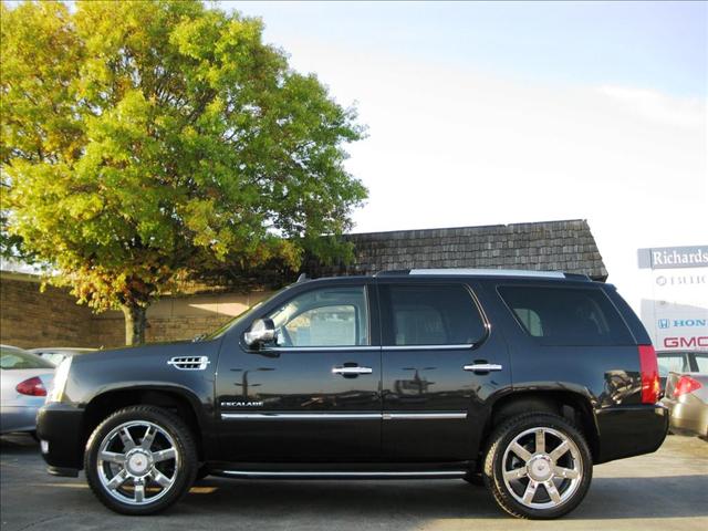 Cadillac Escalade 2011 photo 1