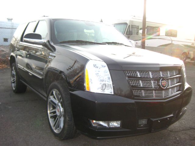 Cadillac Escalade 2012 photo 2