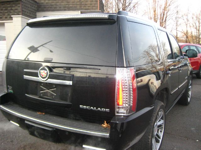 Cadillac Escalade 2012 photo 3