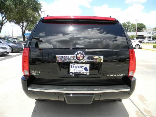 Cadillac Escalade 2012 photo 2