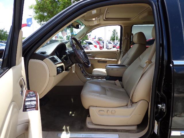 Cadillac Escalade 2012 photo 16
