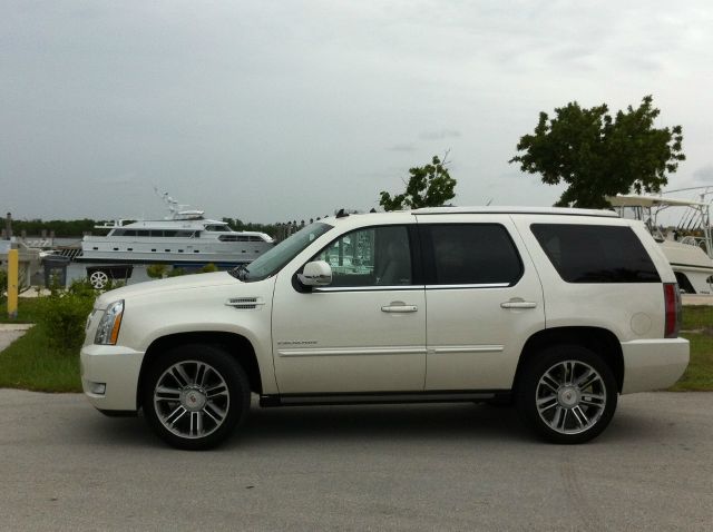 Cadillac Escalade 2013 photo 16