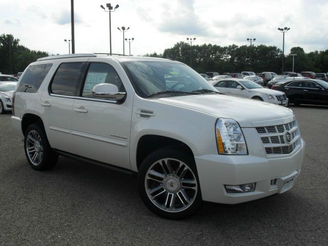 Cadillac Escalade 2013 photo 2