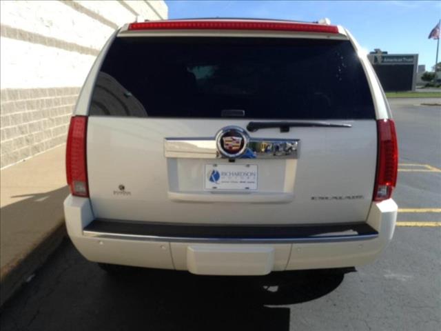 Cadillac Escalade 2014 photo 2