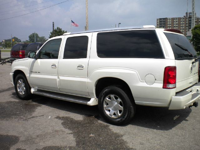 Cadillac Escalade ESV 2003 photo 1