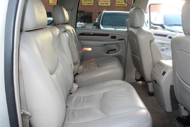 Cadillac Escalade ESV 2003 photo 13