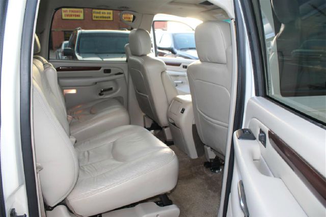 Cadillac Escalade ESV 2003 photo 14