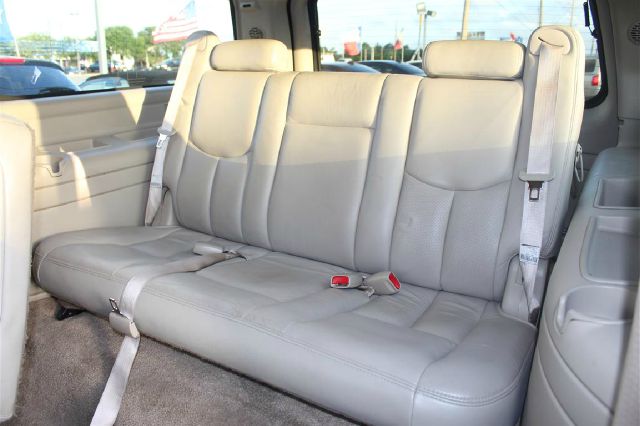 Cadillac Escalade ESV 2003 photo 16