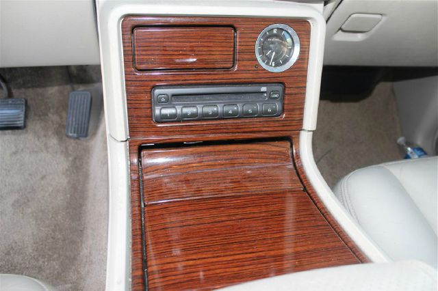 Cadillac Escalade ESV 2003 photo 21