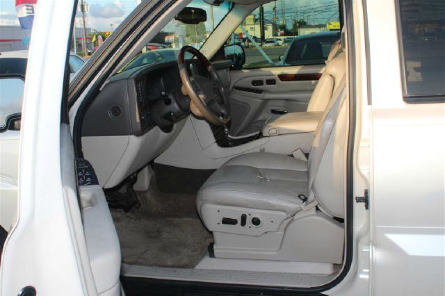 Cadillac Escalade ESV 2003 photo 31