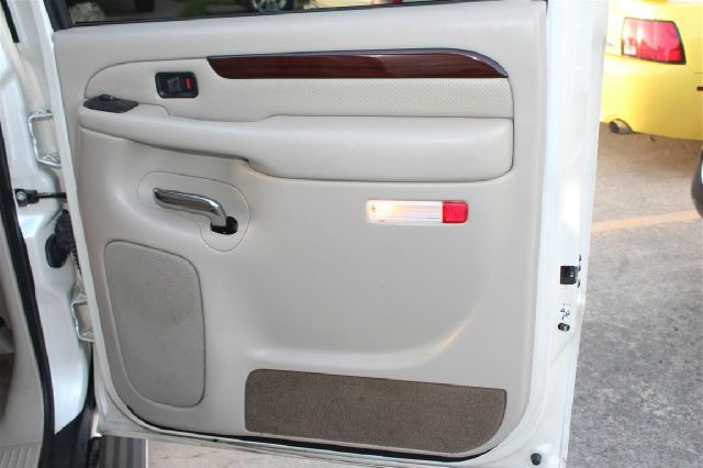 Cadillac Escalade ESV 2003 photo 51