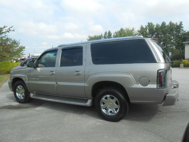 Cadillac Escalade ESV 2003 photo 1