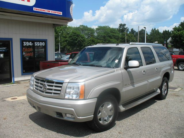 Cadillac Escalade ESV 2004 photo 2