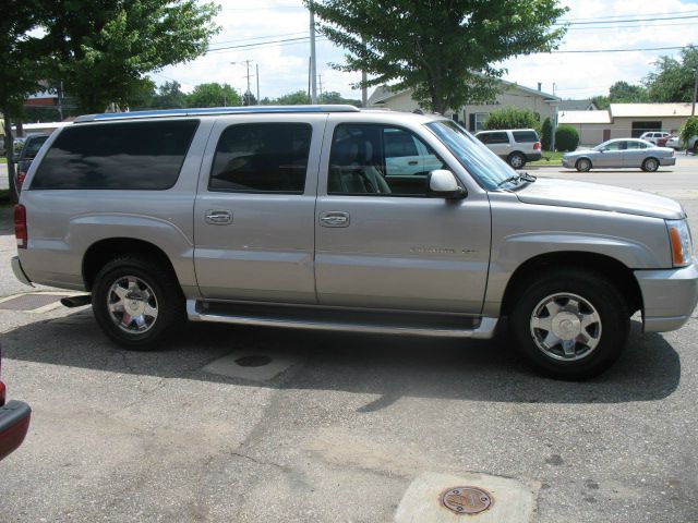 Cadillac Escalade ESV 2004 photo 4