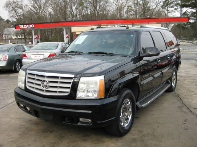 Cadillac Escalade ESV 2004 photo 2