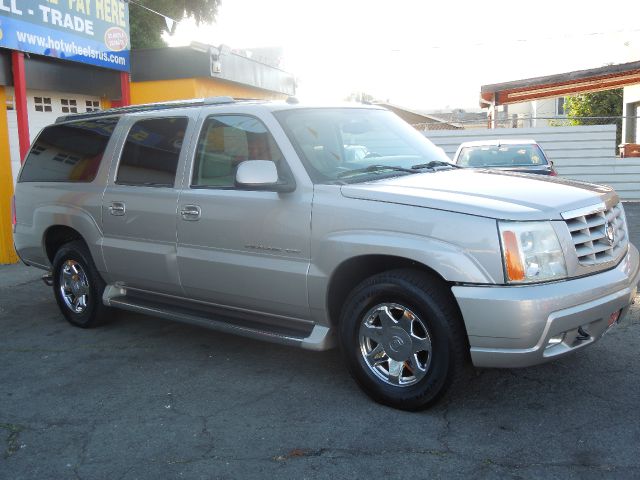 Cadillac Escalade ESV 2004 photo 1