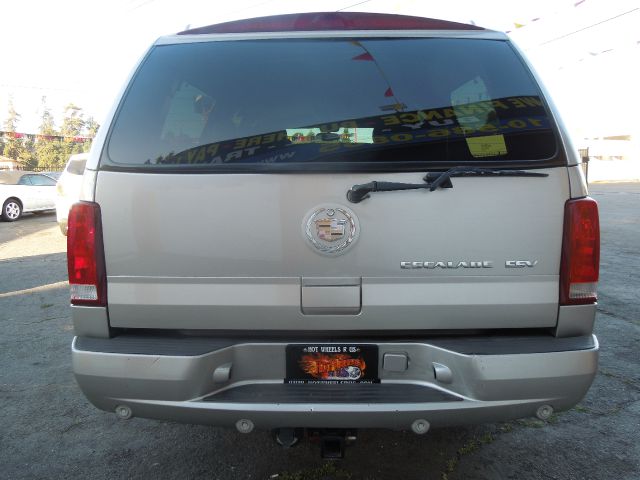 Cadillac Escalade ESV 2004 photo 3