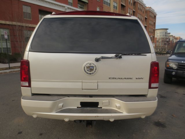 Cadillac Escalade ESV 2004 photo 2