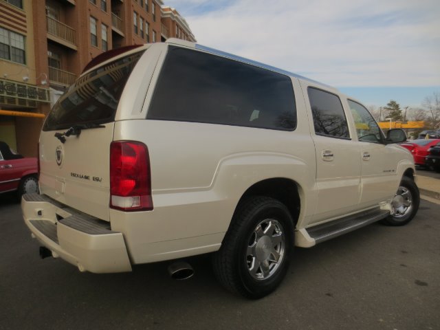 Cadillac Escalade ESV 2004 photo 3