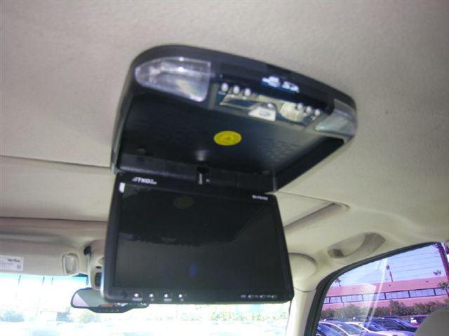 Cadillac Escalade ESV 2004 photo 2