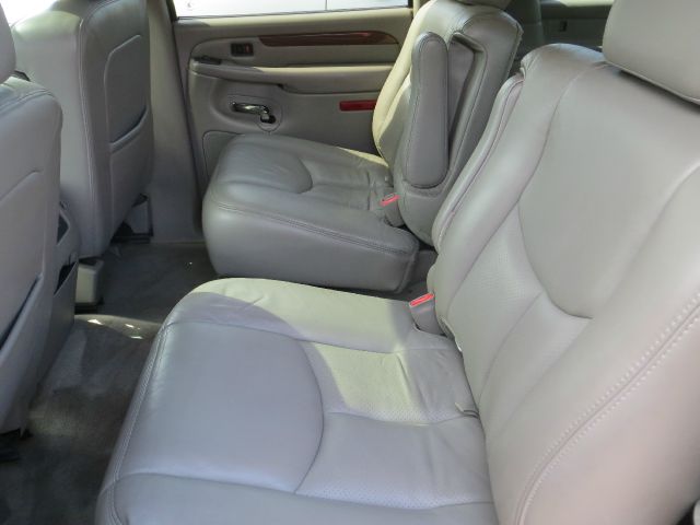 Cadillac Escalade ESV 3.0i-2nd Bench-awd-vista ROOF SUV