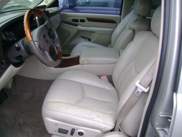 Cadillac Escalade ESV 2004 photo 1