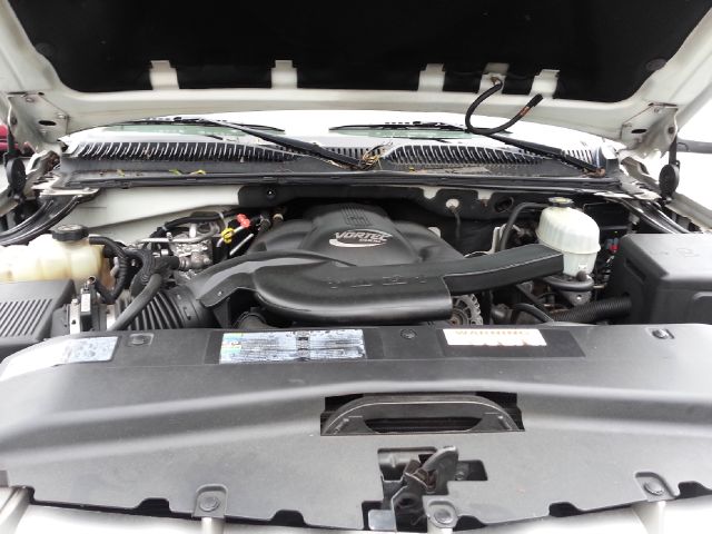 Cadillac Escalade ESV 2004 photo 17