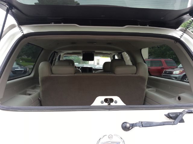 Cadillac Escalade ESV 2004 photo 18