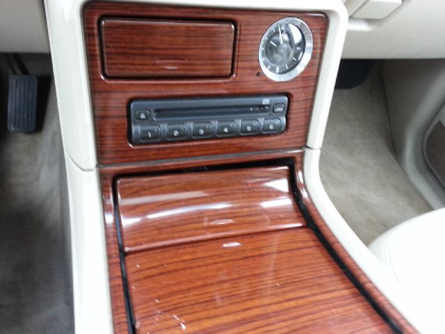 Cadillac Escalade ESV 2004 photo 2