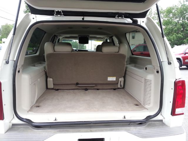 Cadillac Escalade ESV 2004 photo 4