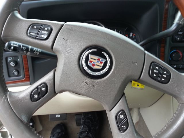 Cadillac Escalade ESV 2004 photo 9