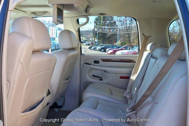 Cadillac Escalade ESV 2004 photo 2