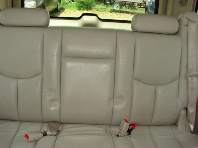 Cadillac Escalade ESV 2004 photo 3