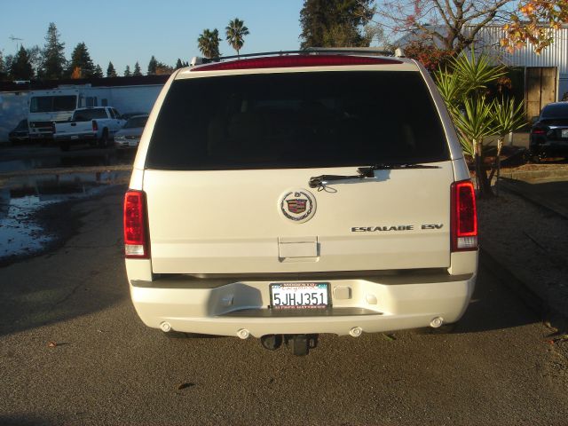 Cadillac Escalade ESV 2004 photo 0