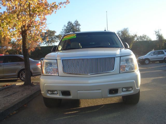Cadillac Escalade ESV 2004 photo 3