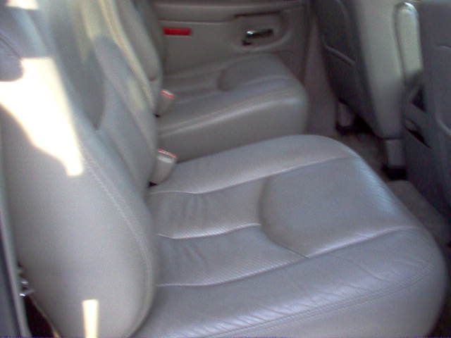 Cadillac Escalade ESV 2004 photo 2