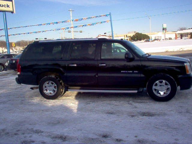 Cadillac Escalade ESV 2004 photo 3