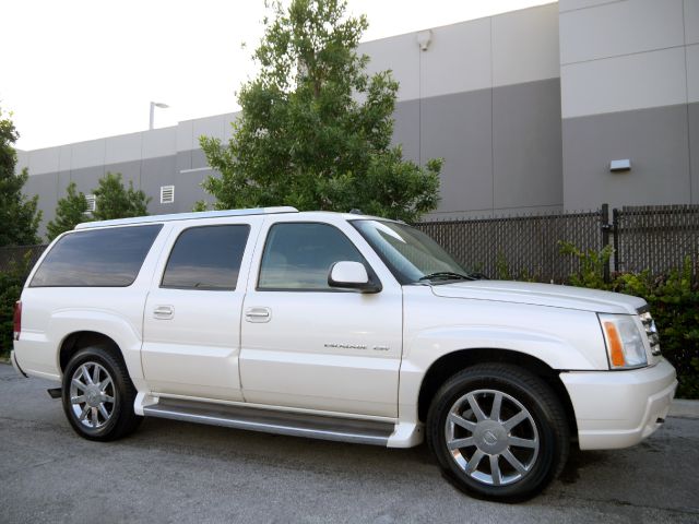 Cadillac Escalade ESV 2005 photo 1