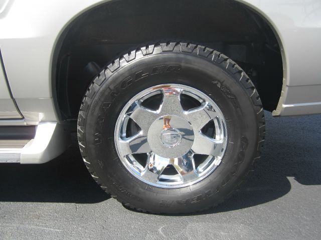 Cadillac Escalade ESV 2005 photo 2