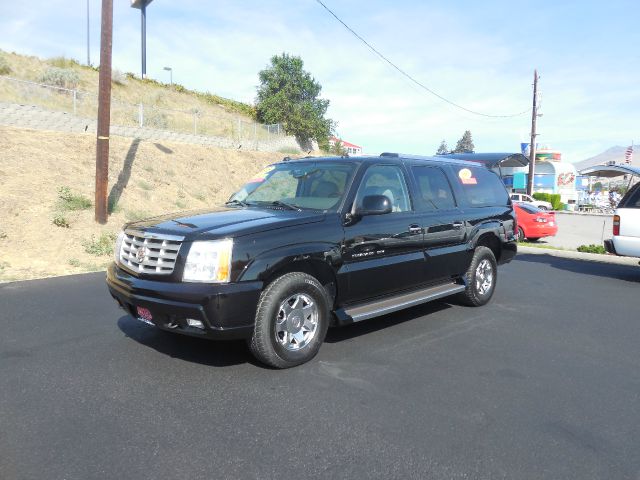 Cadillac Escalade ESV 2005 photo 2