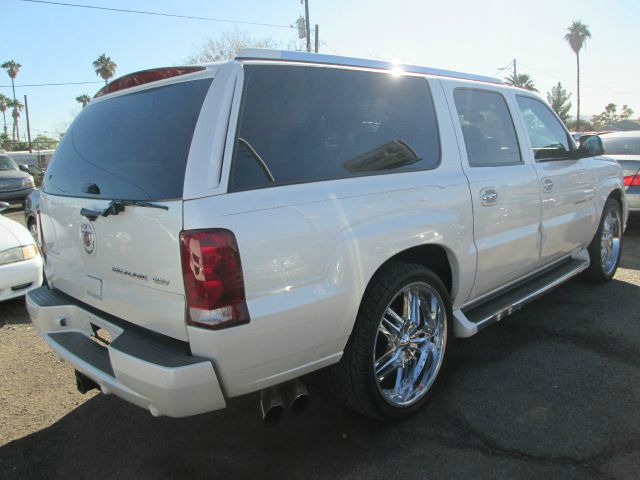 Cadillac Escalade ESV 2005 photo 1