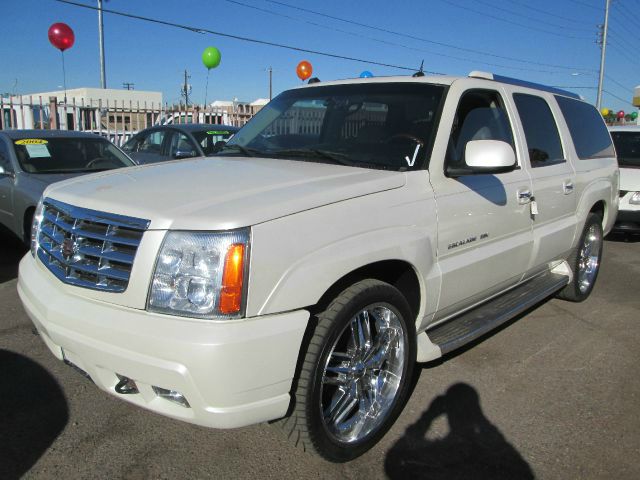 Cadillac Escalade ESV 2005 photo 2