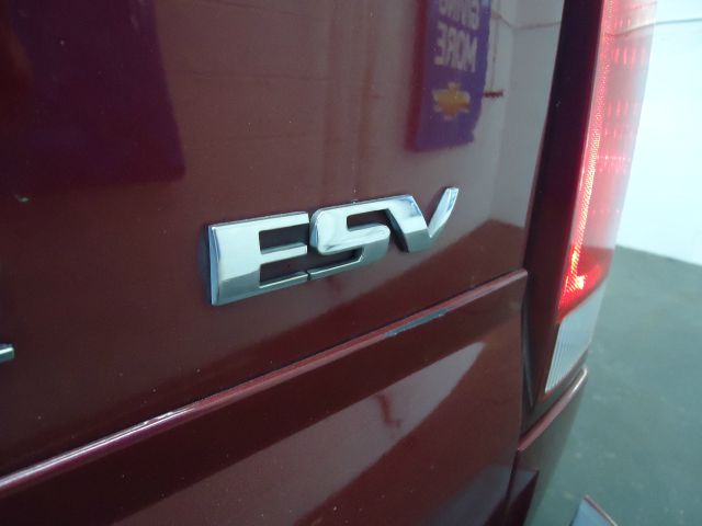 Cadillac Escalade ESV 2005 photo 2