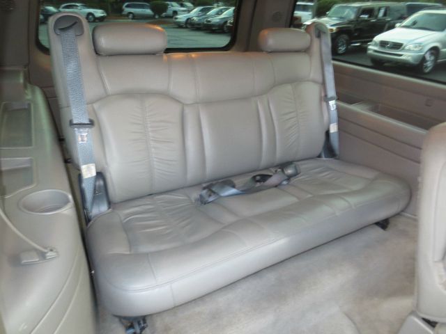 Cadillac Escalade ESV 2006 photo 17