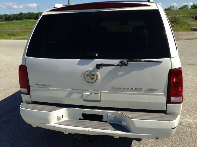Cadillac Escalade ESV 2006 photo 2
