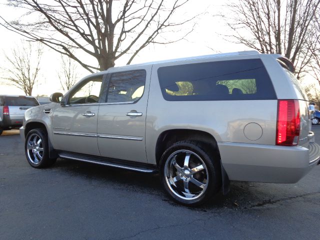 Cadillac Escalade ESV 2007 photo 2