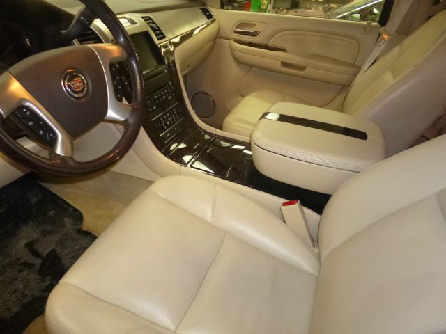 Cadillac Escalade ESV SR5 Sport Utility 4D SUV
