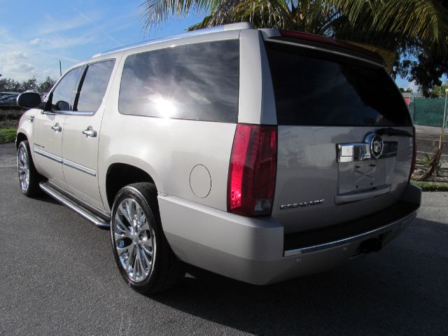 Cadillac Escalade ESV 2007 photo 1