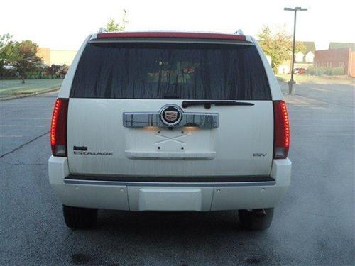 Cadillac Escalade ESV 2007 photo 1